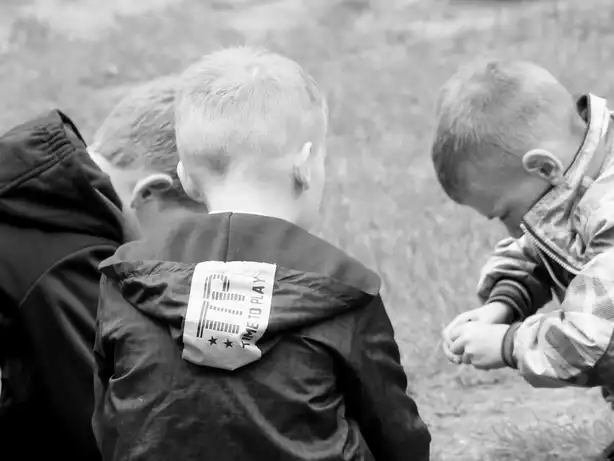 Spielende Kinder